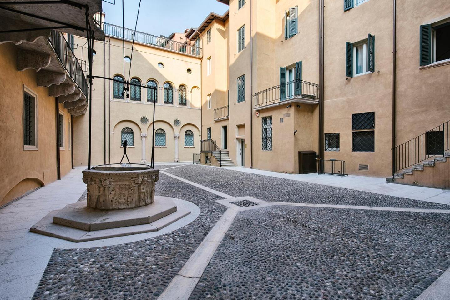 Palazzo Confalonieri Da Lisca Verona Exterior foto