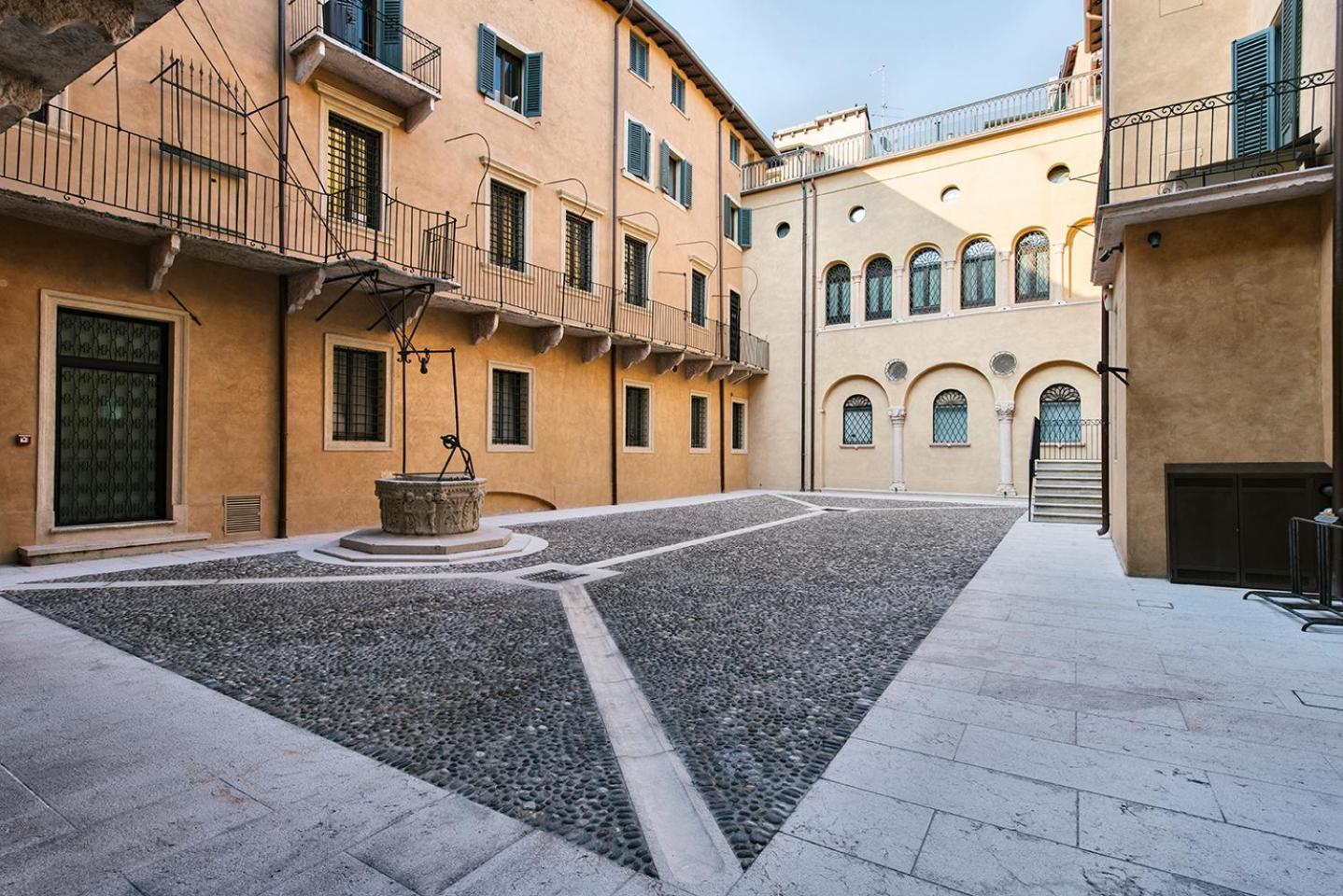 Palazzo Confalonieri Da Lisca Verona Exterior foto