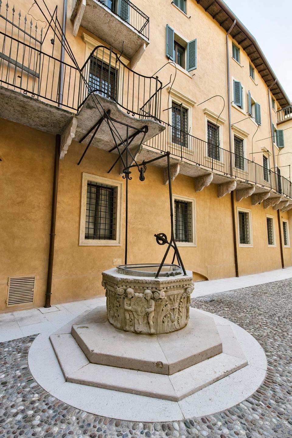 Palazzo Confalonieri Da Lisca Verona Exterior foto